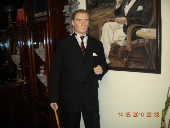 Atatürk'ün balmumu heykeli