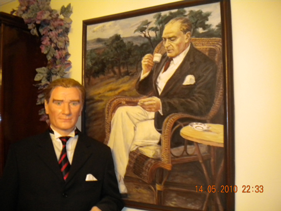 Atatürk'ün balmumu heykeli