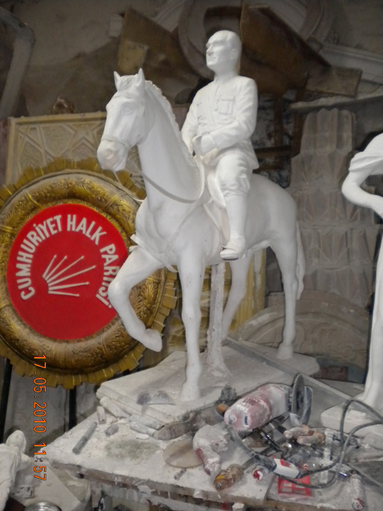 Atatürk Alçı Heykel