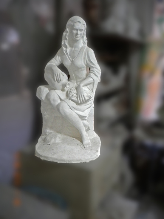 Kiraz Yıkayan Kadın